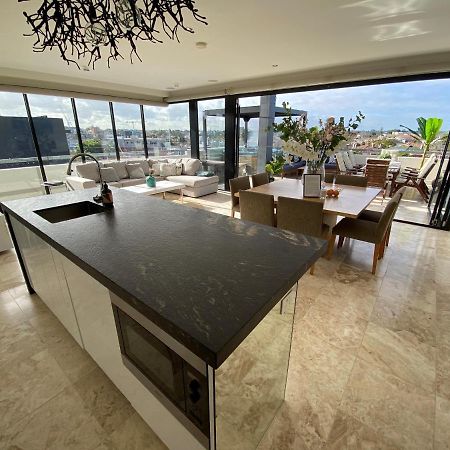 Luxurious Penthouse Oasis With Spa Melbourne City Exterior foto