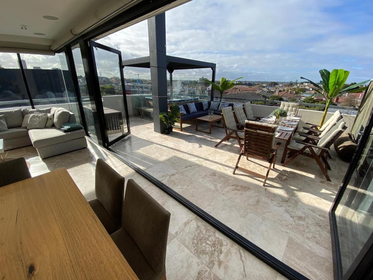 Luxurious Penthouse Oasis With Spa Melbourne City Exterior foto