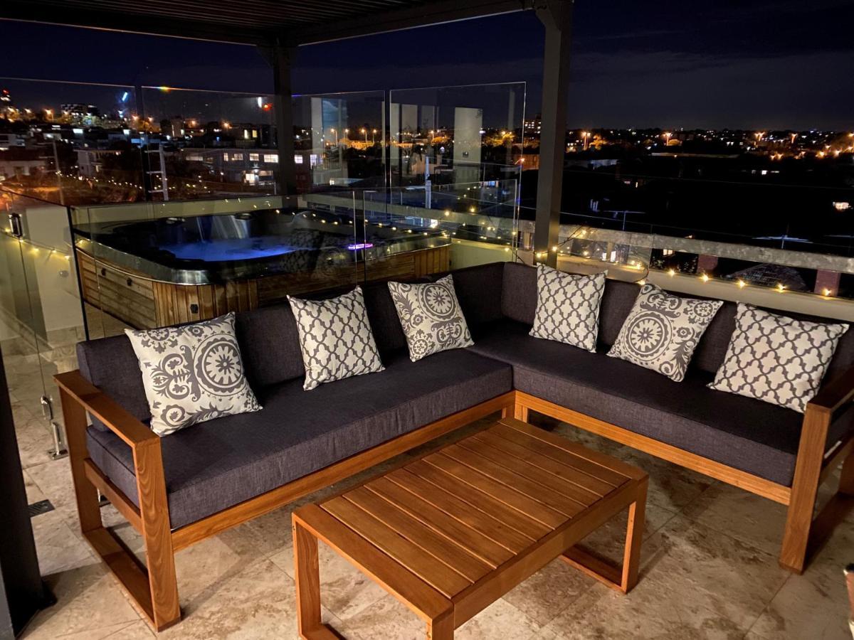 Luxurious Penthouse Oasis With Spa Melbourne City Exterior foto